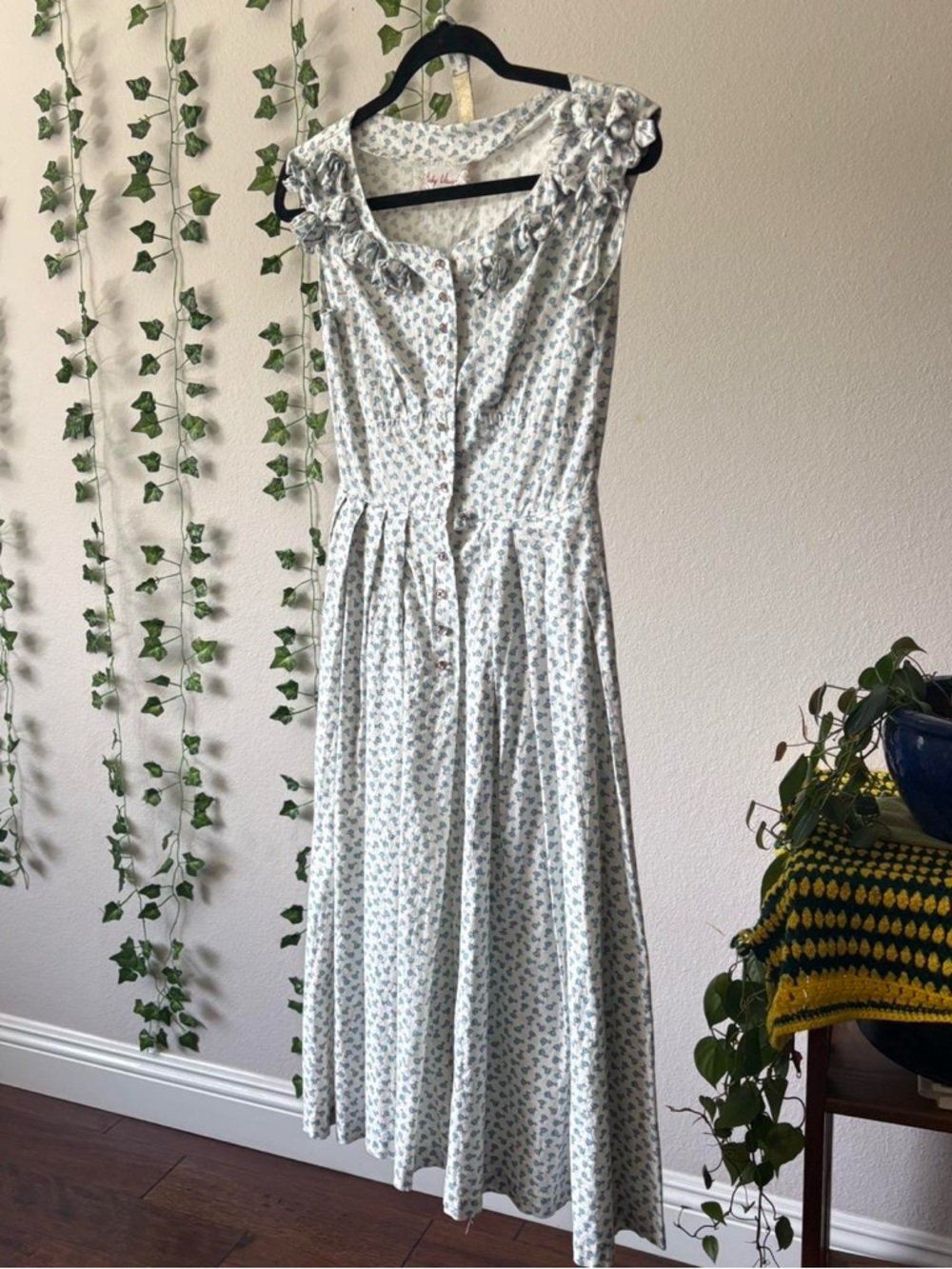 Vicky Vaughn Vintage 1950’s White Blue Floral Ruffle Sleeveless Maxi Dress
